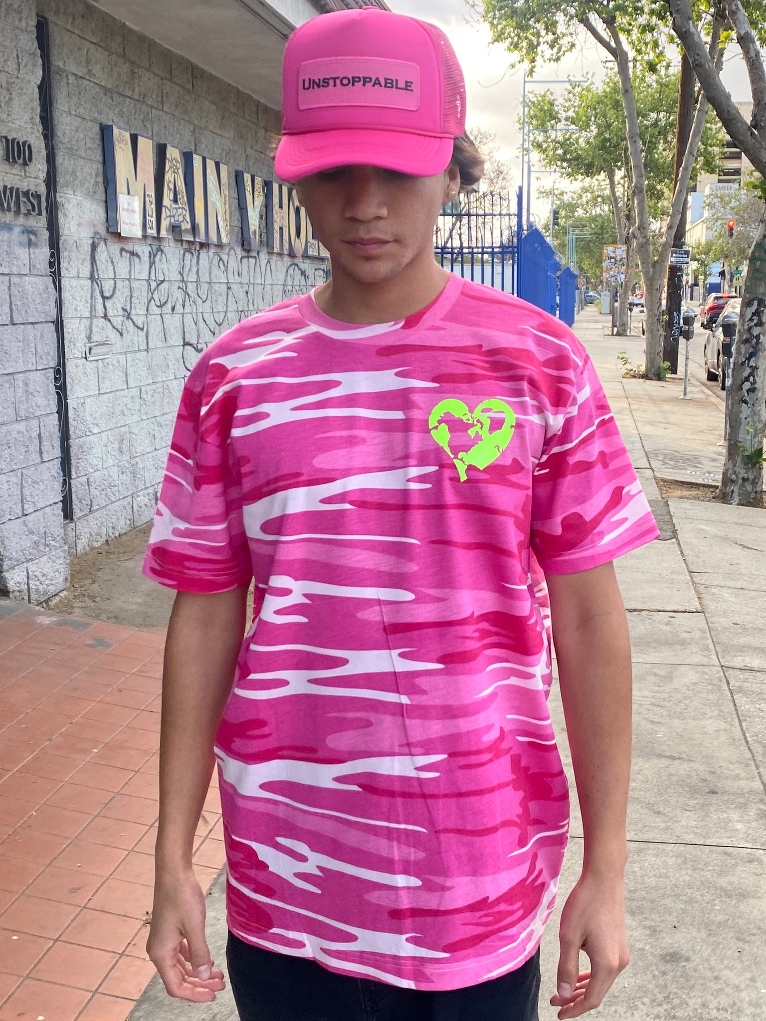LIFE IS BEAUTIFUL š¦ CAMO PINK š T-Shirt